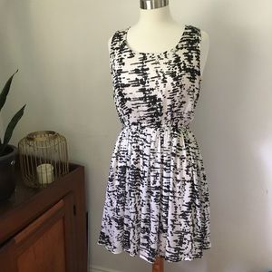 Forever 21 Dress w/ black/white space dye pattern